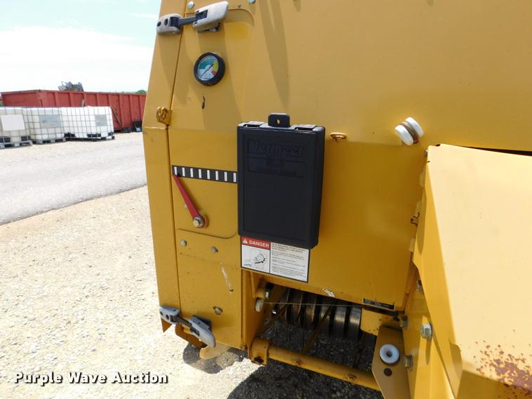 image for item DB9484 2007 Vermeer 605M round baler