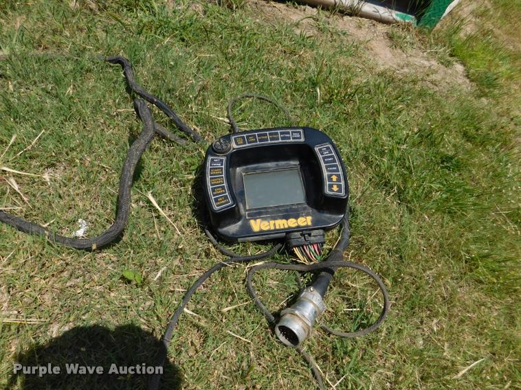 image for item DB9484 2007 Vermeer 605M round baler