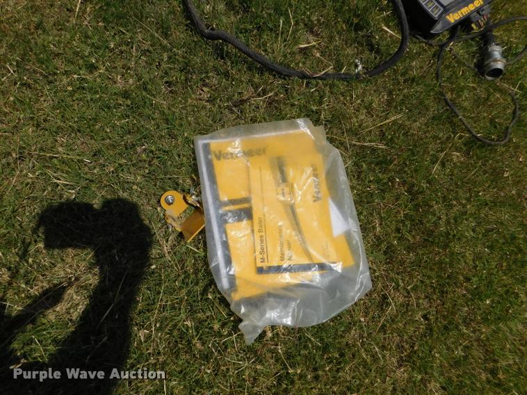 image for item DB9484 2007 Vermeer 605M round baler