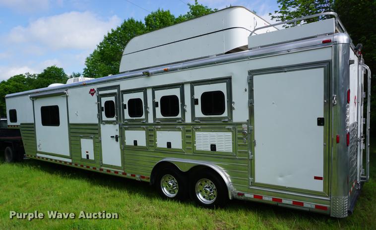 image for item DH9309 2009 Hart U4HG Ultimate horse trailer