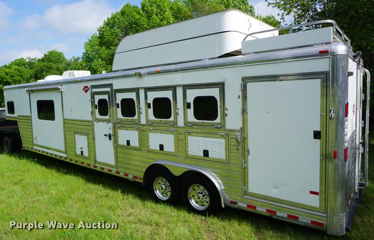 image for item DH9309 2009 Hart U4HG Ultimate horse trailer
