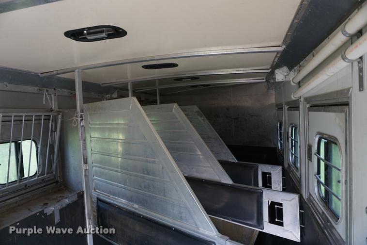 image for item DH9309 2009 Hart U4HG Ultimate horse trailer