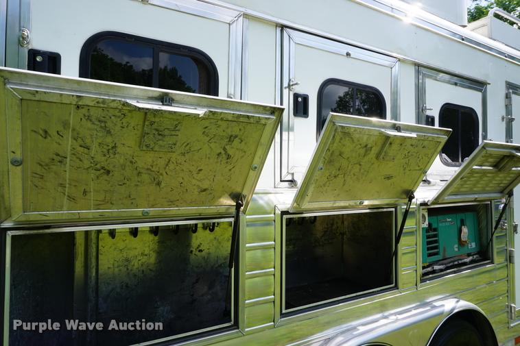 image for item DH9309 2009 Hart U4HG Ultimate horse trailer