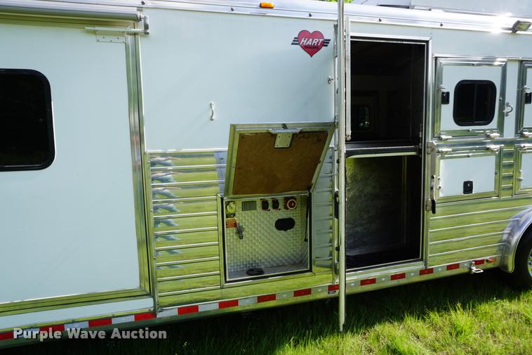 image for item DH9309 2009 Hart U4HG Ultimate horse trailer