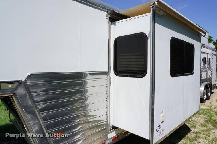image for item DH9309 2009 Hart U4HG Ultimate horse trailer