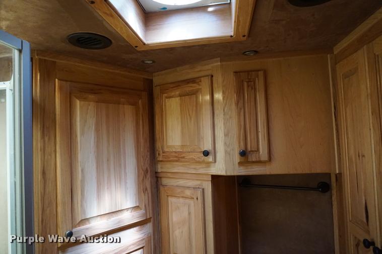 image for item DH9309 2009 Hart U4HG Ultimate horse trailer