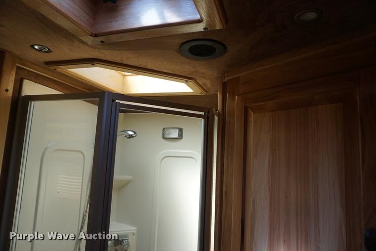 image for item DH9309 2009 Hart U4HG Ultimate horse trailer