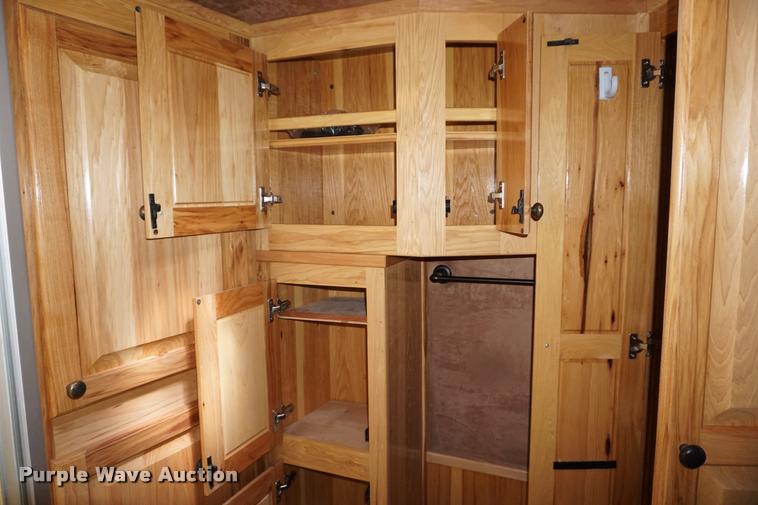 image for item DH9309 2009 Hart U4HG Ultimate horse trailer