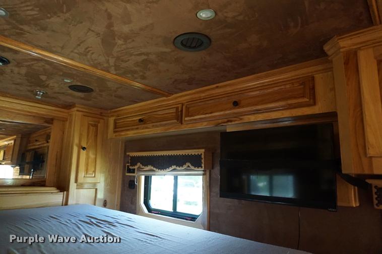 image for item DH9309 2009 Hart U4HG Ultimate horse trailer