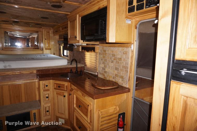 image for item DH9309 2009 Hart U4HG Ultimate horse trailer