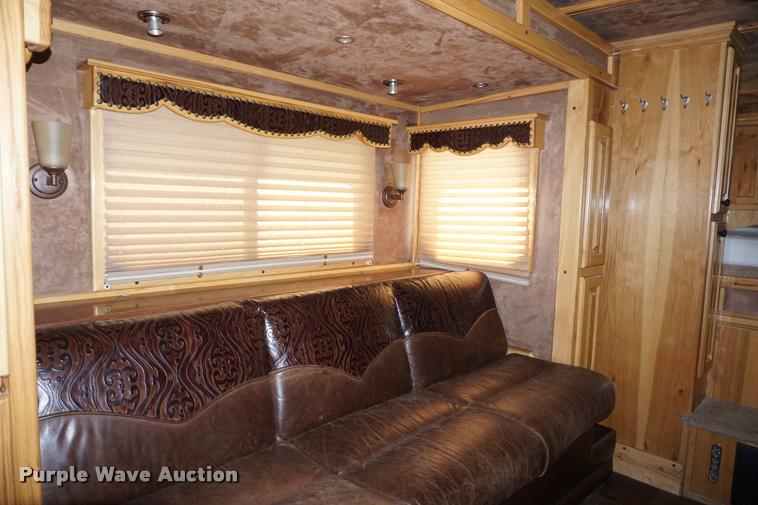 image for item DH9309 2009 Hart U4HG Ultimate horse trailer