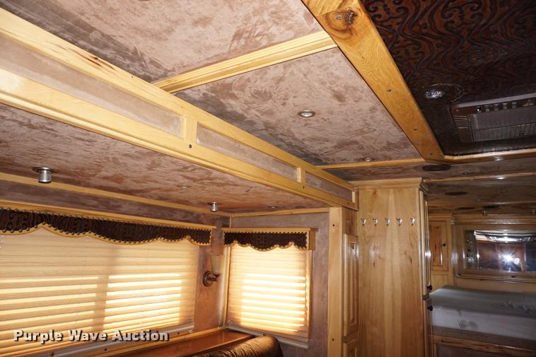 image for item DH9309 2009 Hart U4HG Ultimate horse trailer