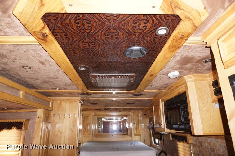 image for item DH9309 2009 Hart U4HG Ultimate horse trailer