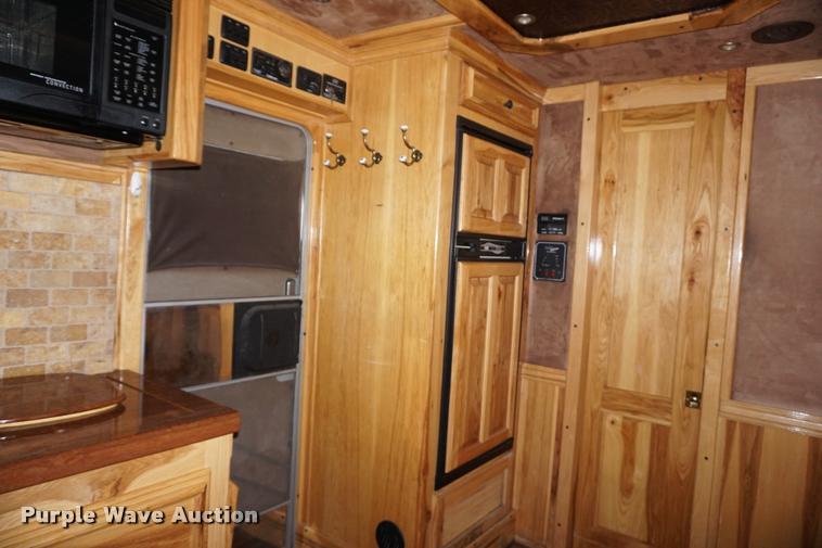 image for item DH9309 2009 Hart U4HG Ultimate horse trailer