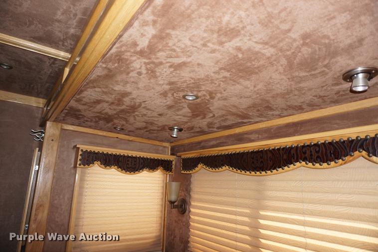 image for item DH9309 2009 Hart U4HG Ultimate horse trailer