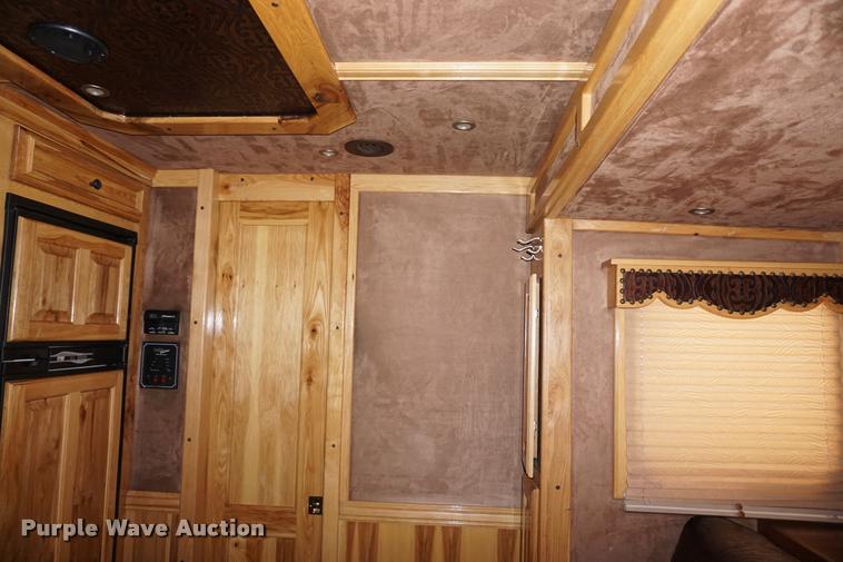 image for item DH9309 2009 Hart U4HG Ultimate horse trailer