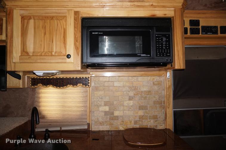 image for item DH9309 2009 Hart U4HG Ultimate horse trailer