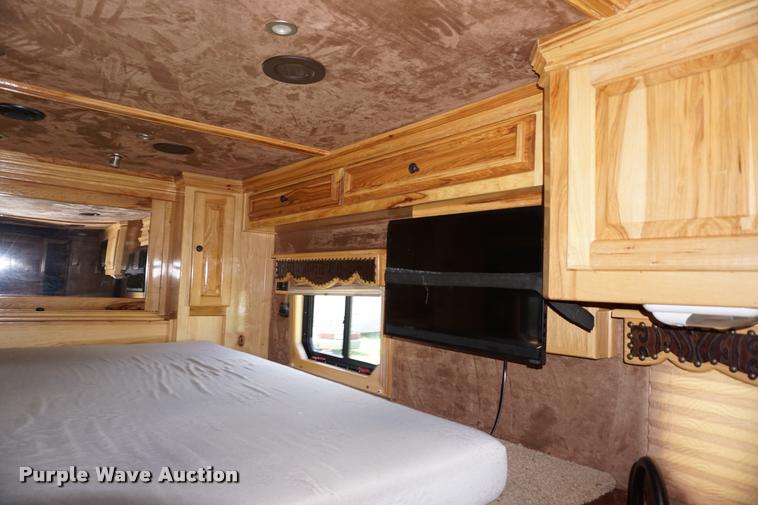 image for item DH9309 2009 Hart U4HG Ultimate horse trailer