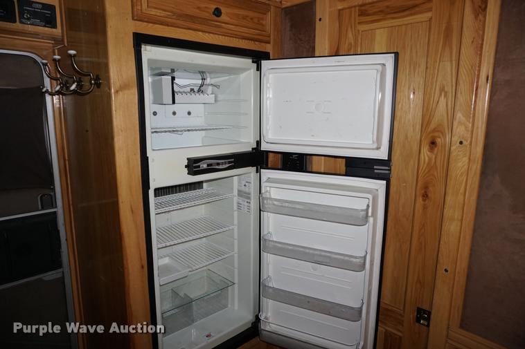 image for item DH9309 2009 Hart U4HG Ultimate horse trailer