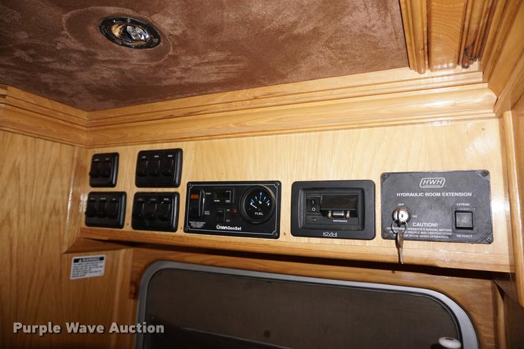 image for item DH9309 2009 Hart U4HG Ultimate horse trailer