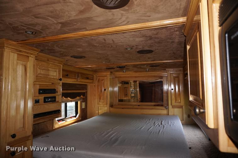 image for item DH9309 2009 Hart U4HG Ultimate horse trailer