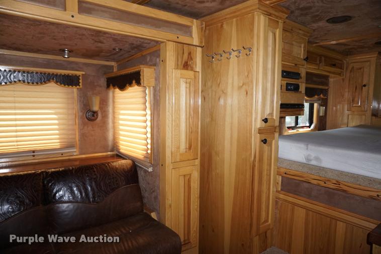 image for item DH9309 2009 Hart U4HG Ultimate horse trailer