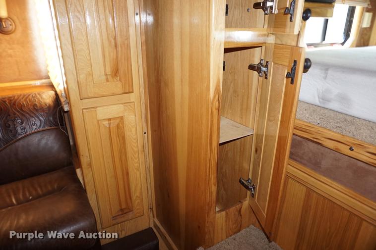 image for item DH9309 2009 Hart U4HG Ultimate horse trailer