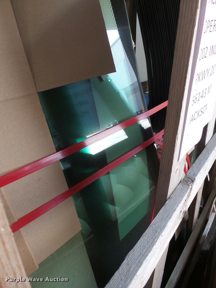 image for item DH9601 (25) windshields