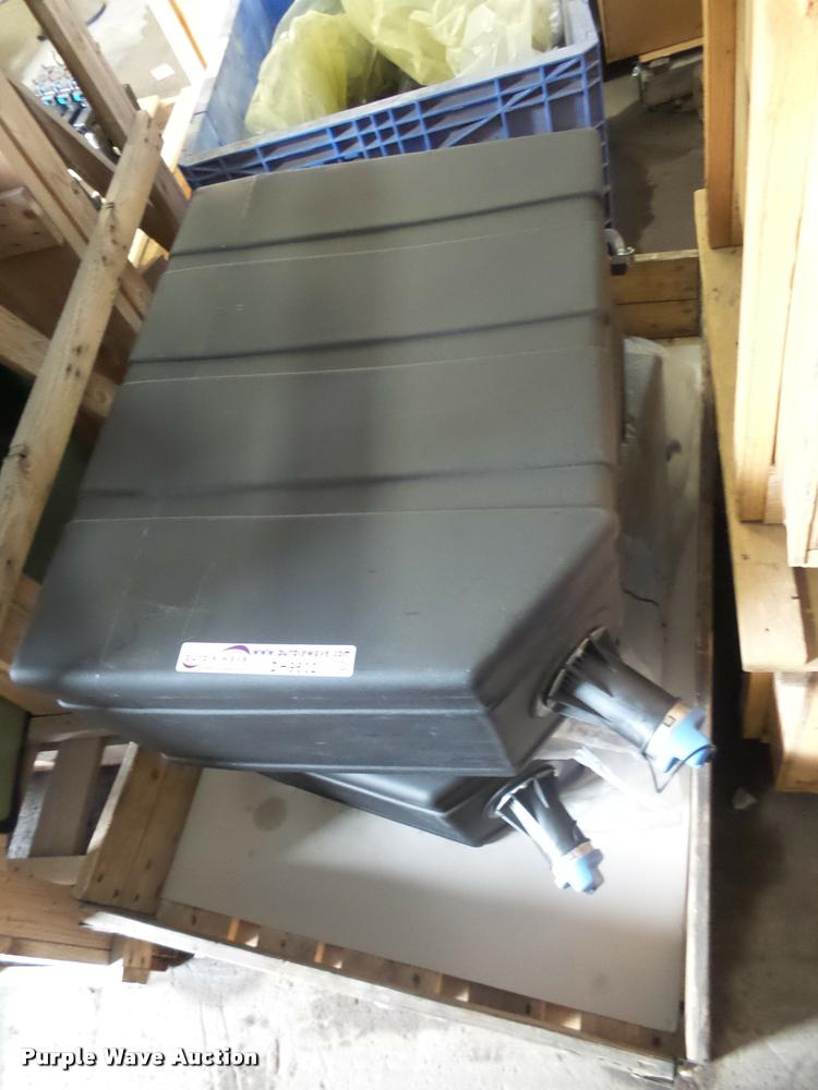 image for item DH9602 (2) DEF tanks