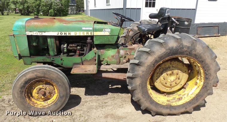 image for item DH9654 John Deere 2040 tractor