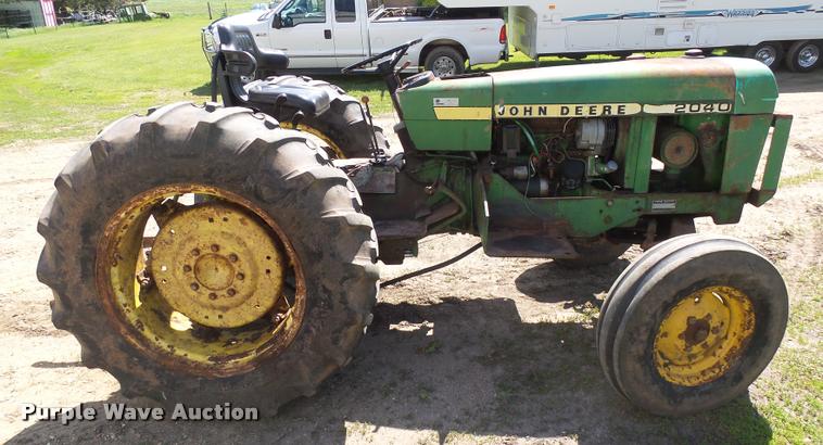 image for item DH9654 John Deere 2040 tractor