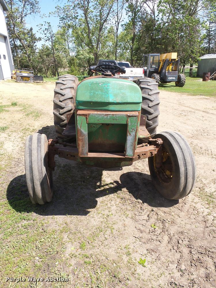image for item DH9654 John Deere 2040 tractor