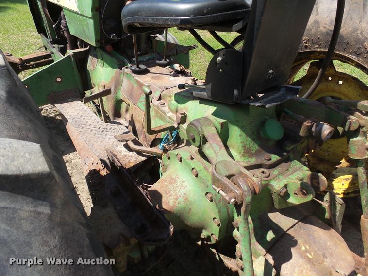 image for item DH9654 John Deere 2040 tractor