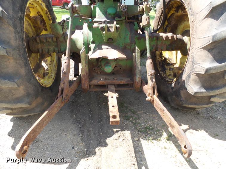 image for item DH9654 John Deere 2040 tractor