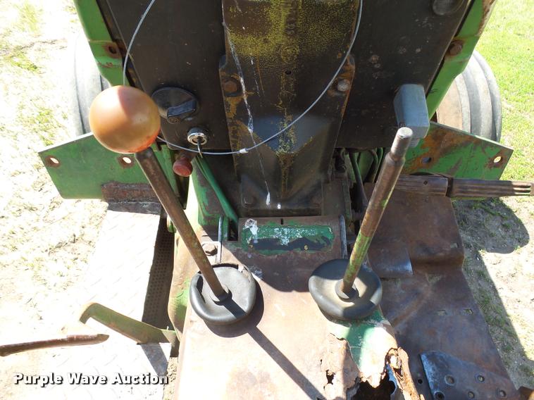 image for item DH9654 John Deere 2040 tractor
