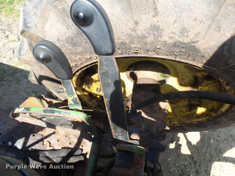 image for item DH9654 John Deere 2040 tractor