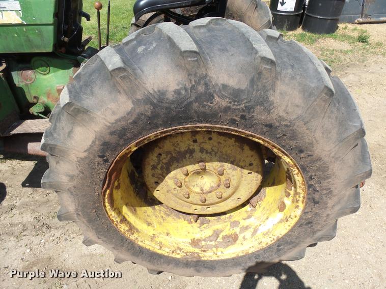 image for item DH9654 John Deere 2040 tractor