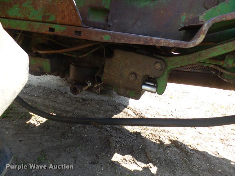 image for item DH9654 John Deere 2040 tractor