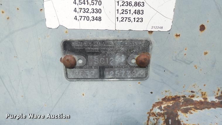 image for item DO9646 White-New Idea 3632 manure spreader