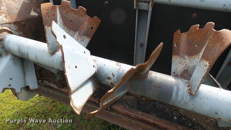 image for item DO9646 White-New Idea 3632 manure spreader