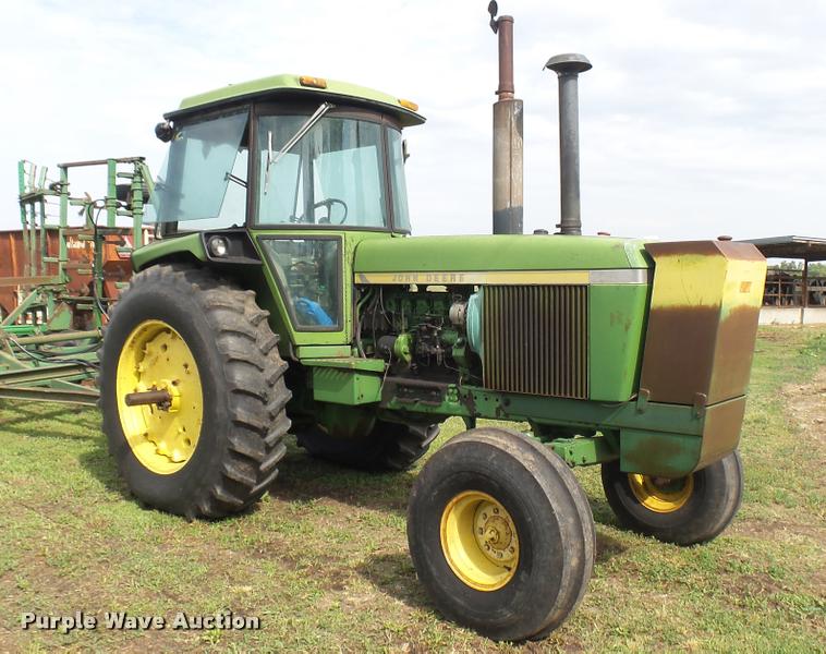 image for item DO9647 1975 John Deere 4430 tractor