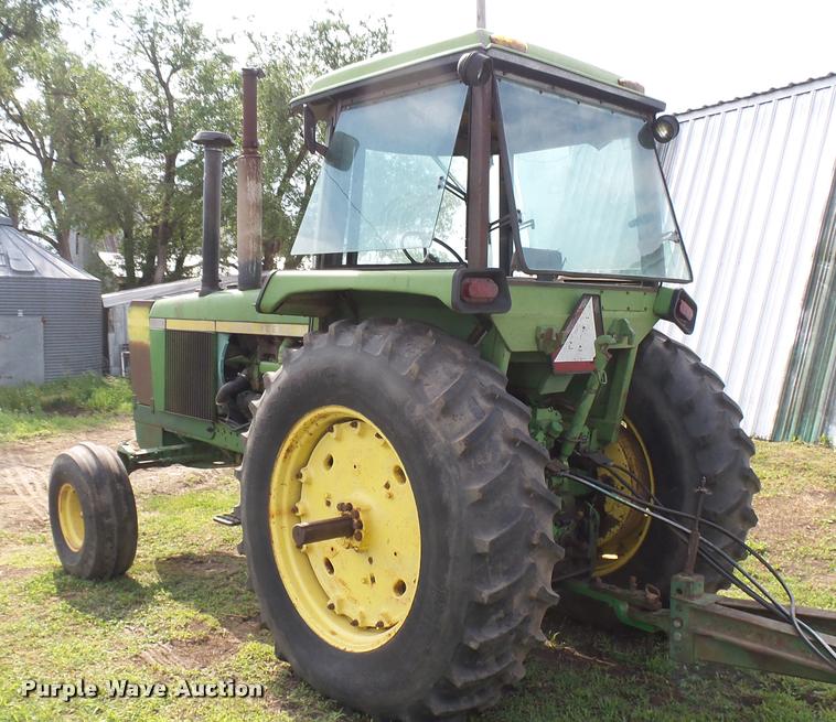 image for item DO9647 1975 John Deere 4430 tractor