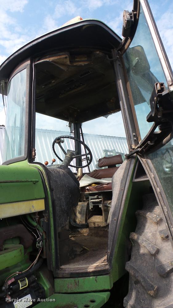 image for item DO9647 1975 John Deere 4430 tractor