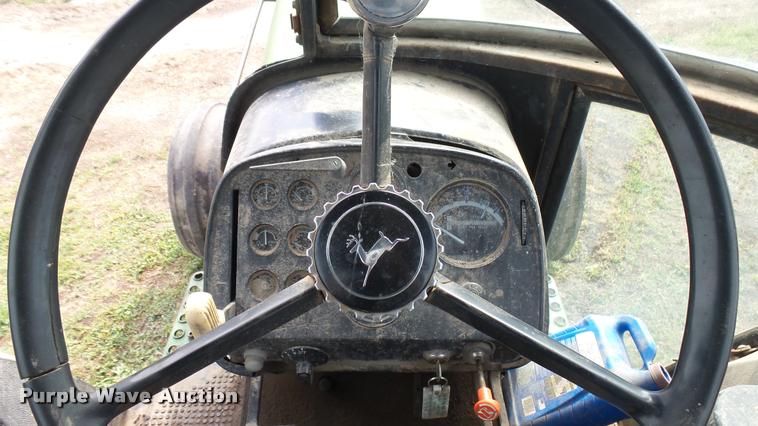 image for item DO9647 1975 John Deere 4430 tractor