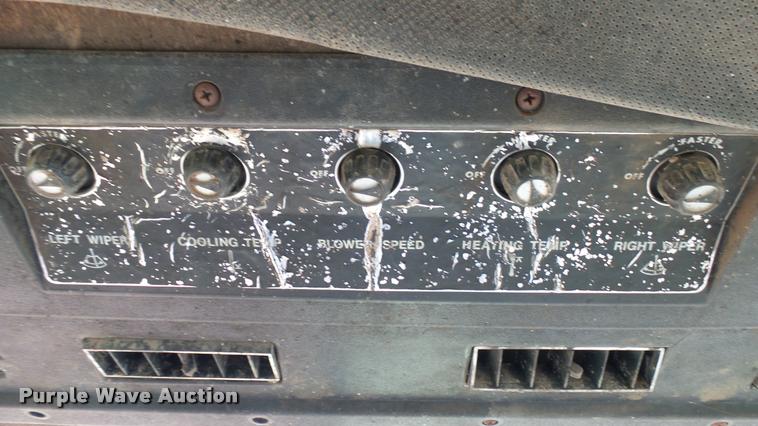 image for item DO9647 1975 John Deere 4430 tractor