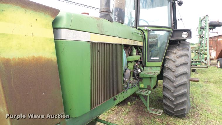 image for item DO9647 1975 John Deere 4430 tractor