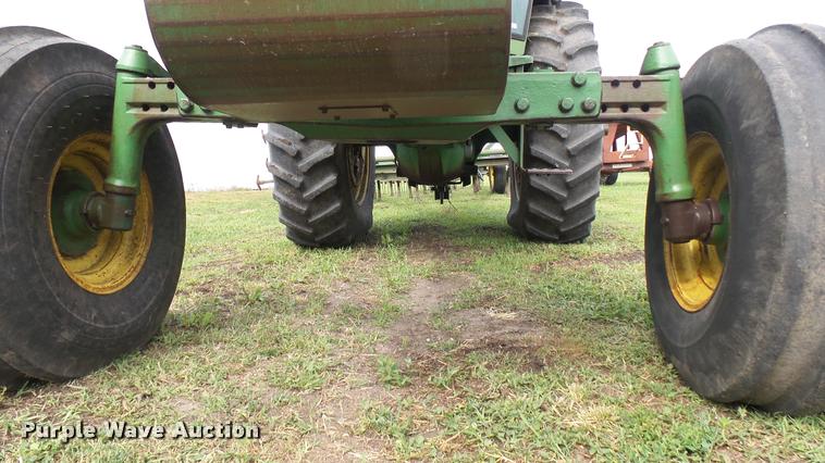 image for item DO9647 1975 John Deere 4430 tractor