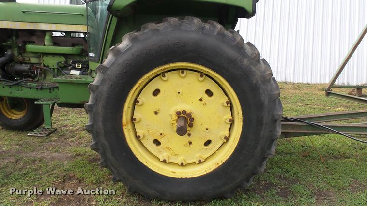 image for item DO9647 1975 John Deere 4430 tractor