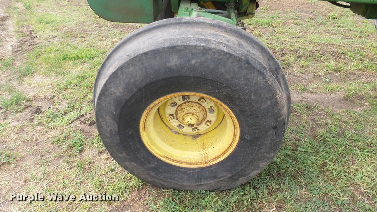 image for item DO9647 1975 John Deere 4430 tractor