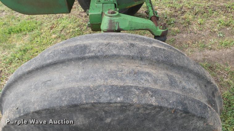 image for item DO9647 1975 John Deere 4430 tractor